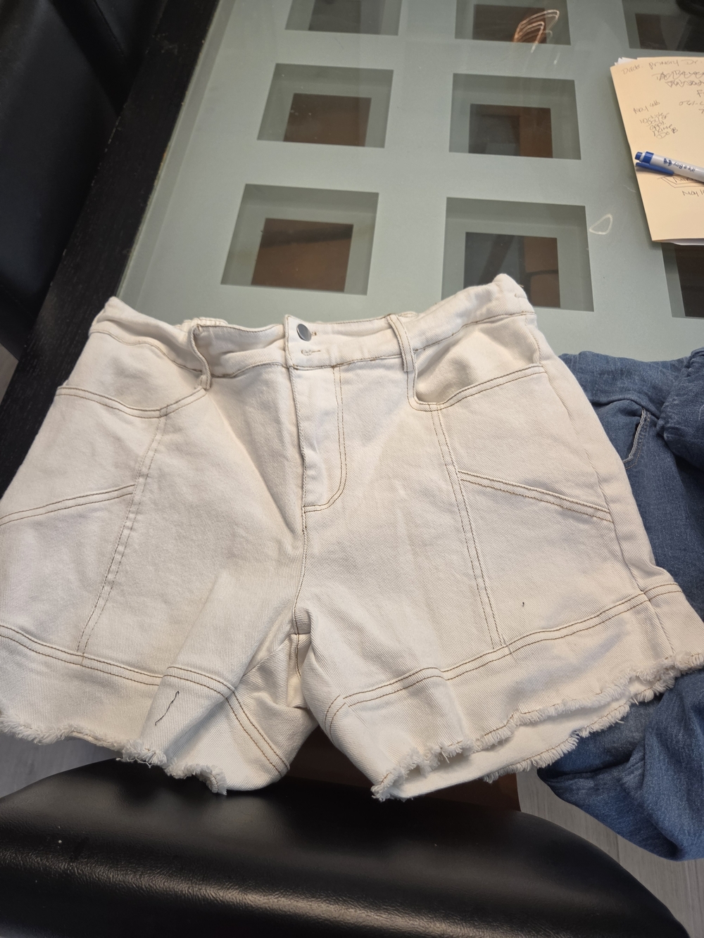 Gilli Cream Frayed Hem Jean Shorts